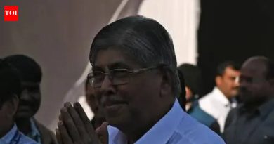 महिना उलटला, मंत्र्याकडून कृषी विद्यार्थ्याच्या मृत्यूच्या चौकशीची मागणी