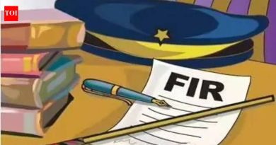 माणूस सेलफोन चोरतो, संपर्क घोटाळे करतो, हँडसेट परत करतो