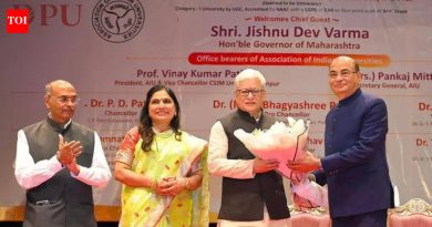 विद्यापीठांच्या ३०० हून अधिक कुलगुरूंनी राष्ट्रीय संमेलनादरम्यान एआय आधारित शिक्षण प्रवेश, वर्गातील अध्यापनाची दुरुस्ती