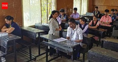 विनाअनुदानित महाविद्यालये खाजगी विद्यापीठांमध्ये रूपांतरित करण्यासाठी धोरण तयार करण्यासाठी तज्ञांची समिती