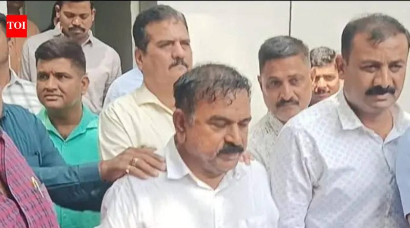 एसआयटीने ज्योतिषी अशोक खरात यांच्याविरुद्ध दोन लैंगिक गुन्ह्यांमध्ये आरोपपत्र दाखल केले