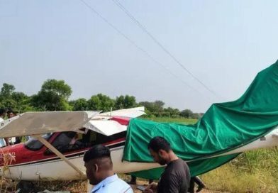 बारामती हवाई पट्टीजवळ प्रशिक्षण विमान कोसळले, पायलट किरकोळ जखमी होऊन बचावला