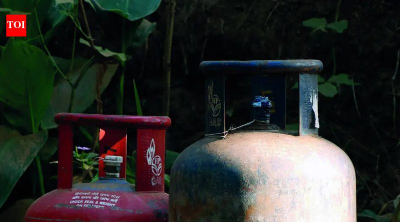 घरगुती एलपीजीच्या किमती पुन्हा वाढल्याने रहिवाशांना बजेटचा सामना करावा लागत आहे