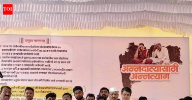 रोहित पवार यांचे पंढरपुरात उपोषण, बिनशर्त कर्जमाफीची मागणी