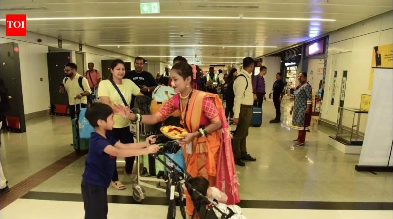 AAI ने ‘यात्री सुविधा दिवस’ साजरा केल्यामुळे लोहेगाव विमानतळावर प्रवासी गर्दीमुक्त रस्ते आणि सार्वजनिक वाहतुकीचा उत्तम प्रवेश शोधत आहेत