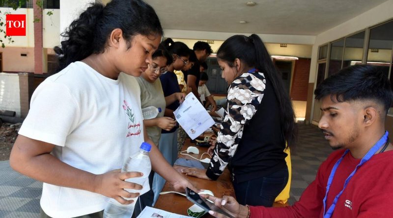 विद्यार्थ्यांनी रविवारी NEET पुनर्परीक्षेची तयारी केली, राज्य सुरळीत परीक्षेसाठी सज्ज झाले