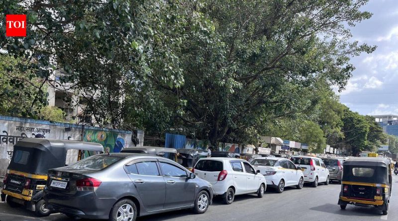 इंधनाच्या वाढत्या किमतींमध्ये, सीएनजी स्थानकांवरील लांबच लांब रांगा त्रास वाढवतात | पुणे बातम्या