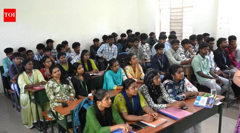 एनईपी चौथ्या वर्षाच्या सन्मान प्रवेशांना विलंब होत आहे कारण महाविद्यालये SPPU कडून स्पष्टतेची वाट पाहत आहेत