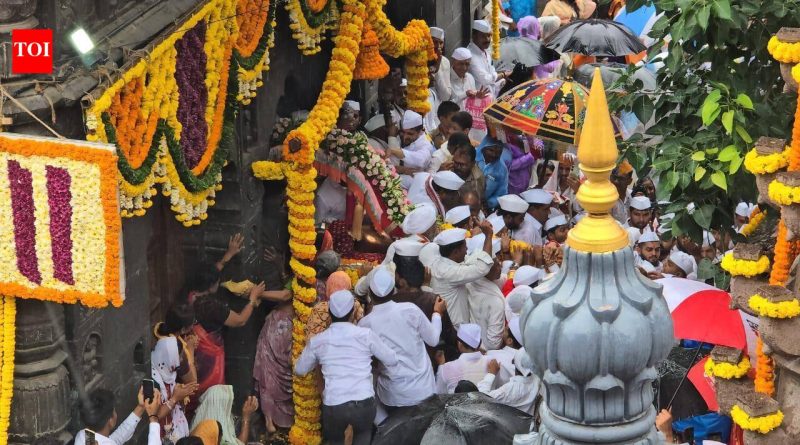 पालखी मिरवणुकीसाठी पोलीस बंदोबस्त तैनात करणार, गर्दीवर लक्ष ठेवण्यासाठी एआय टूल्स, जीपीएस आणि ड्रोन वापरणार
