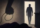 रोजंदारी कामगाराने पत्नीचा खून करून पोलिस ठाण्यात धाव घेतली | पुणे बातम्या