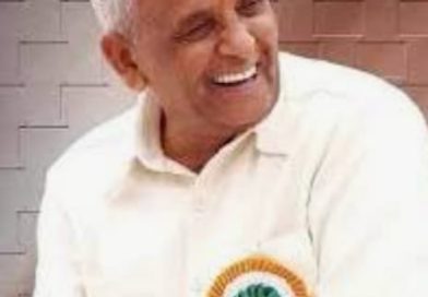 एक झेंडा, एक पक्ष, एक मतदारसंघ… तत्त्वनिष्ठ राजकारणाचा अखेरचा दीपस्तंभ : स्व. गणपतराव (आबासाहेब) देशमुख